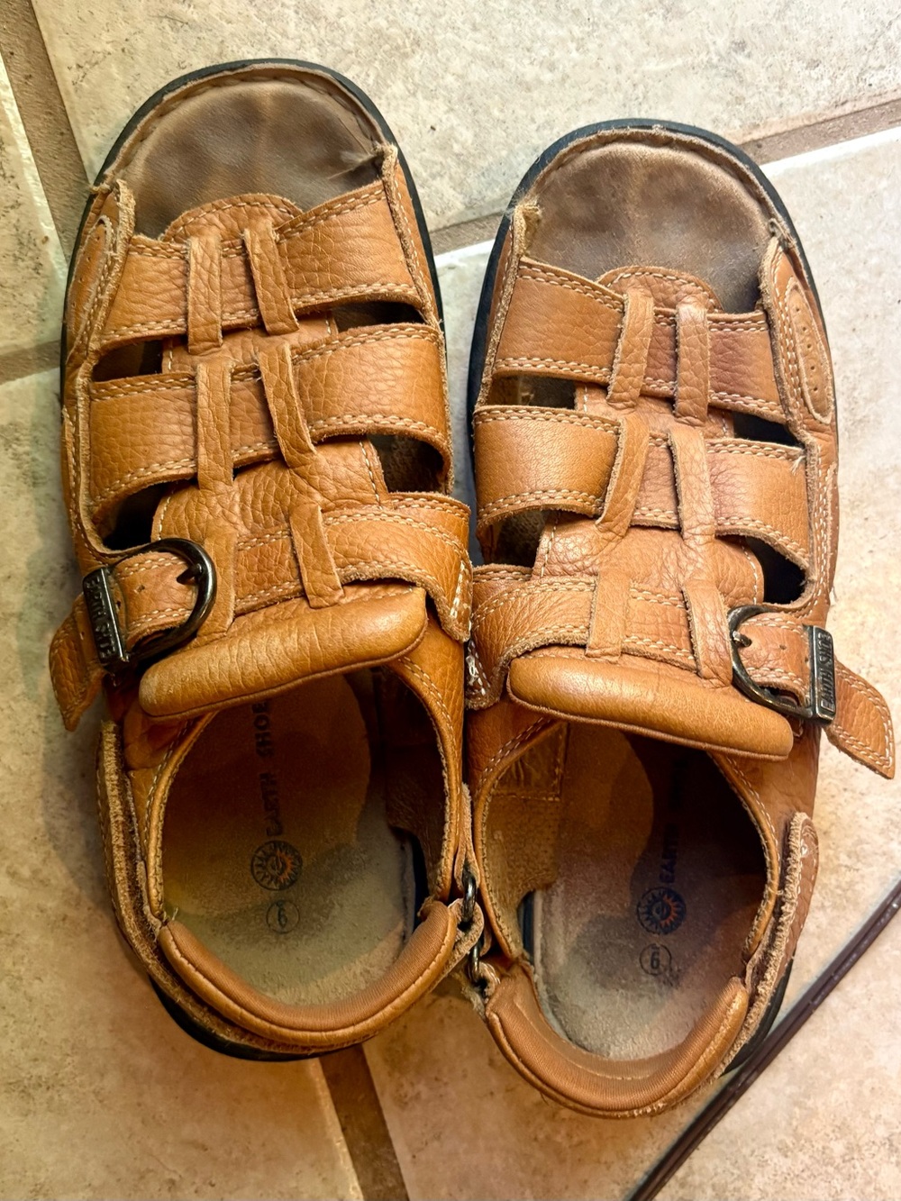 Men’s Earth Shoes Camel Leather Fisherman Sandals SZ 9